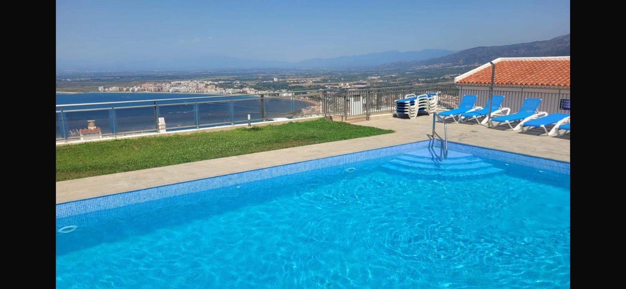 Appartement Duplex Rosas Avec Terrasse Magnifique Jacuzzi Vue Mer Ngoại thất bức ảnh
